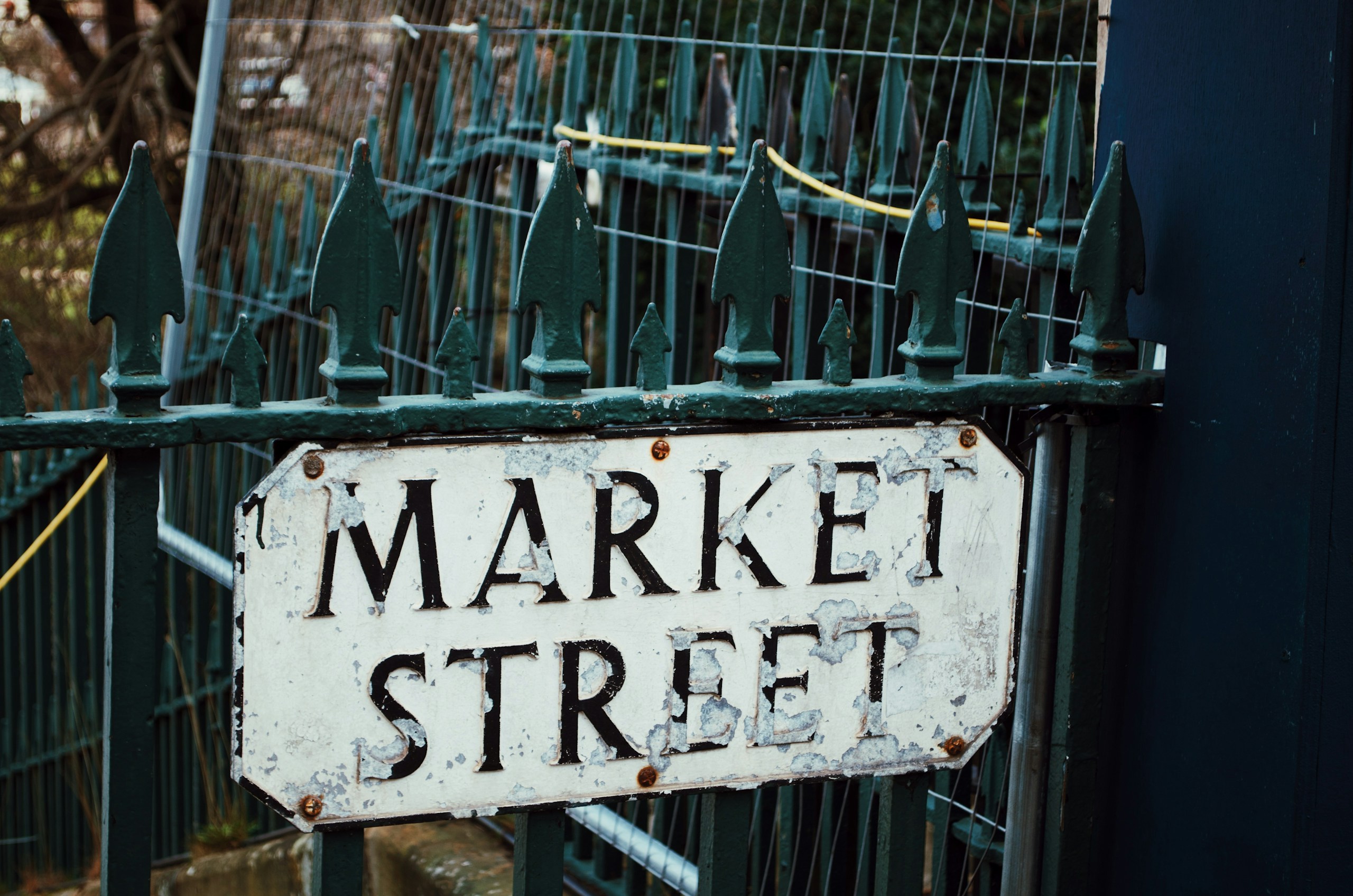 Safe Haven Assets: What They Are, How They Work, and Why They Matter in Uncertain Markets